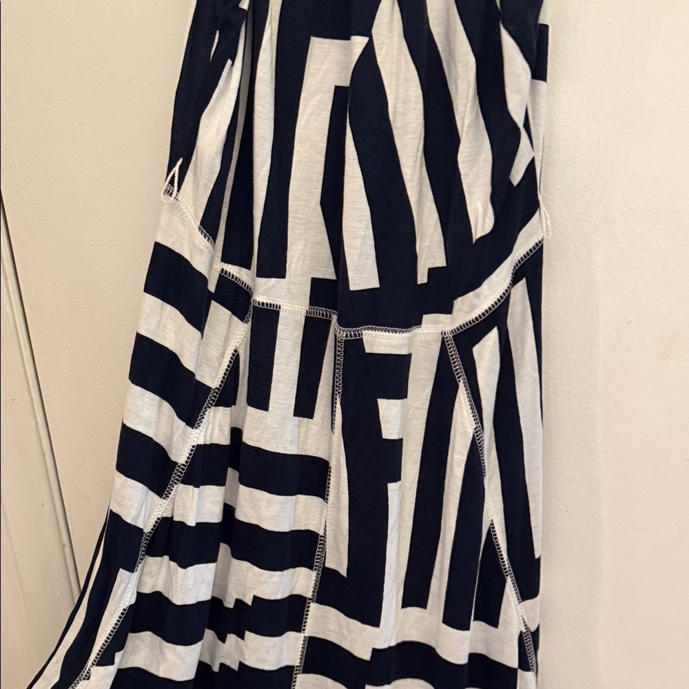 GAP Navy and White Geometric Maxi Dress - Picture 5 of 7
